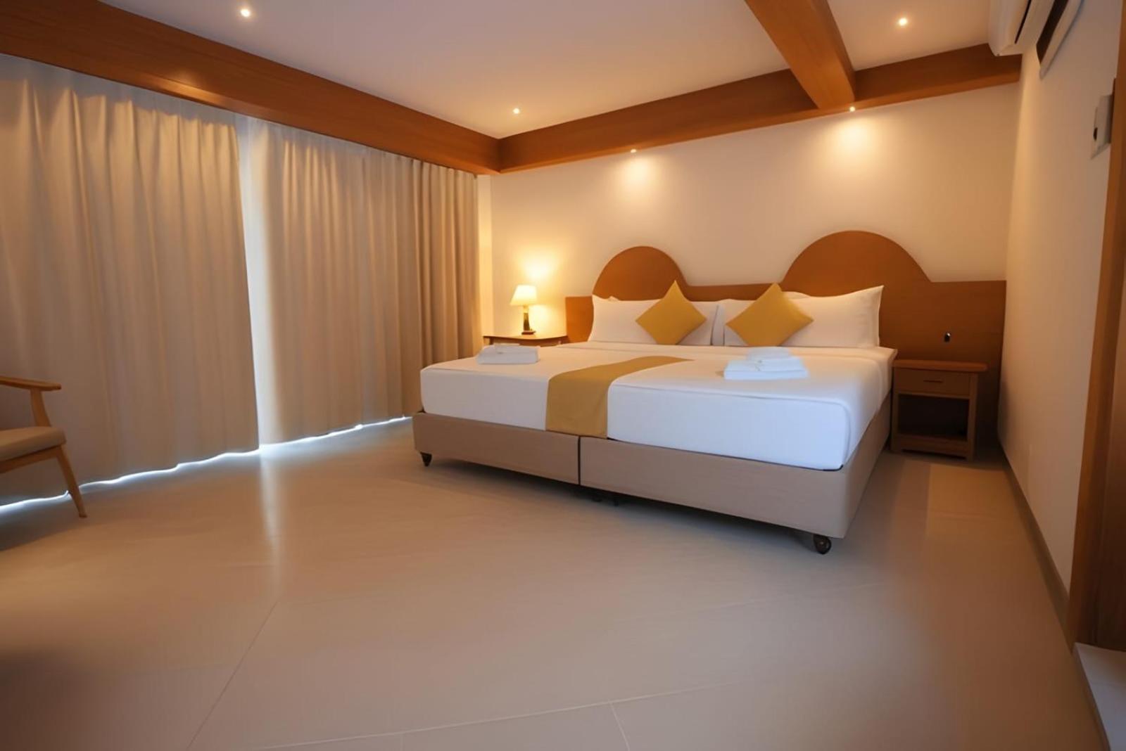 Hack Patong Beach Hotel エクステリア 写真