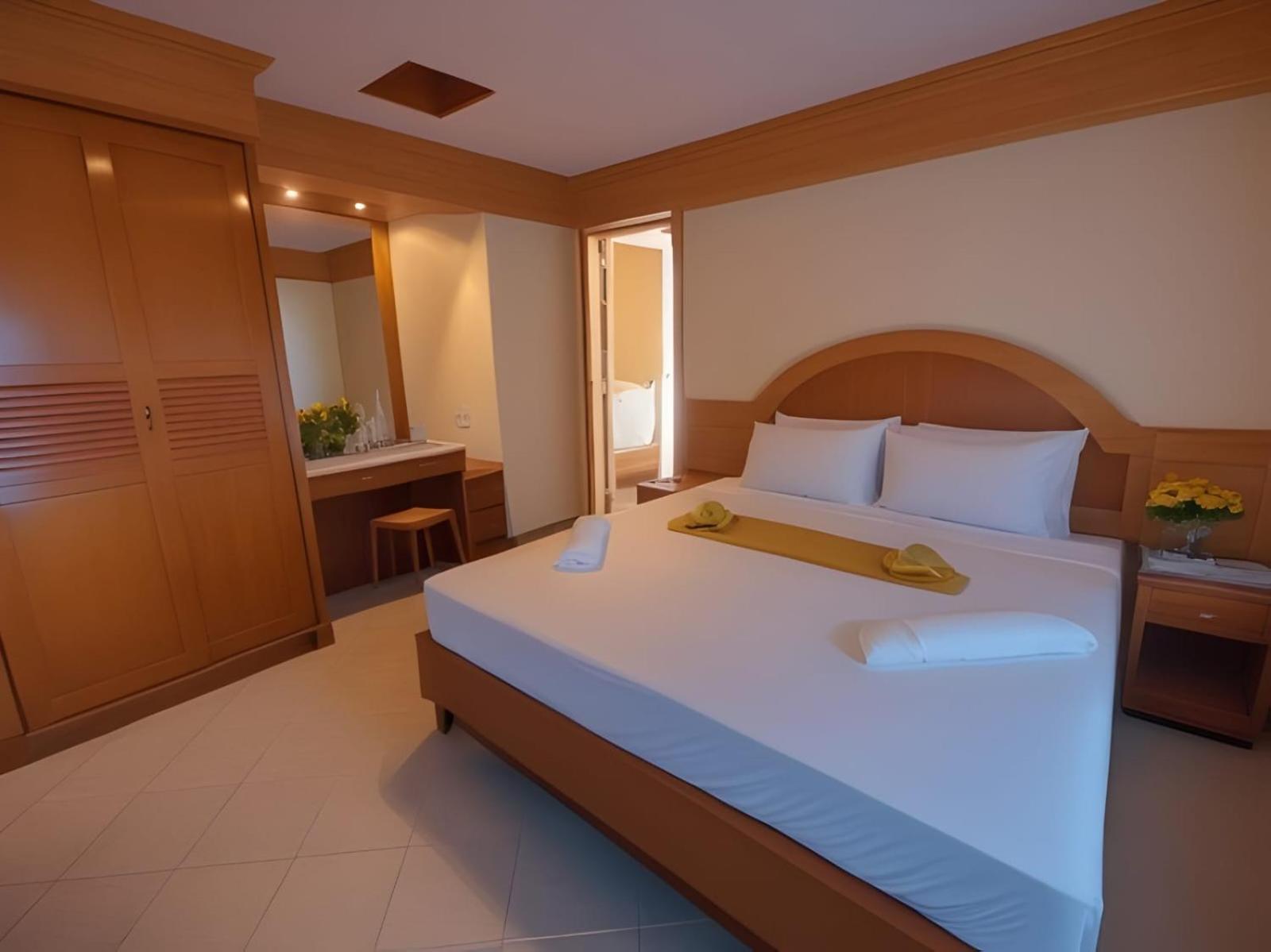 Hack Patong Beach Hotel エクステリア 写真